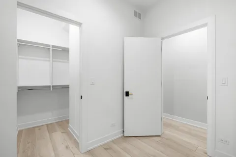 $3,800 | 1331 West Taylor Street, Unit 2W, Chicago, IL 60607