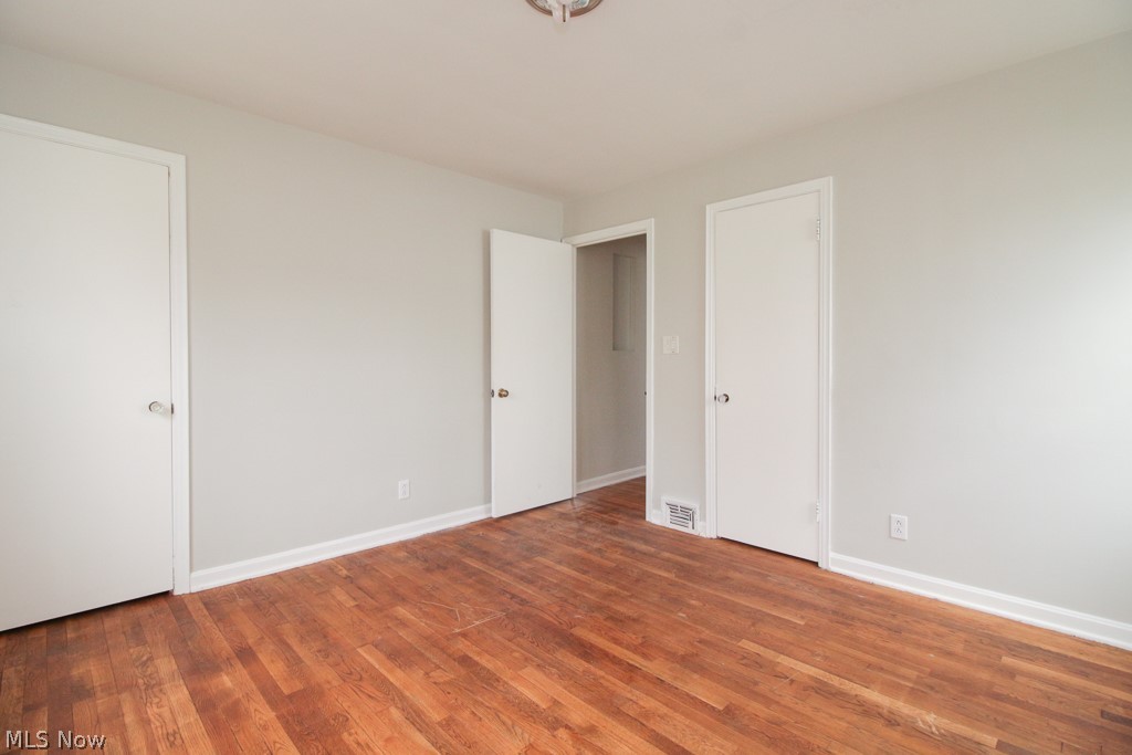 1096 Gordon Road Lyndhurst, OH 44124 - Photo 20 of 35