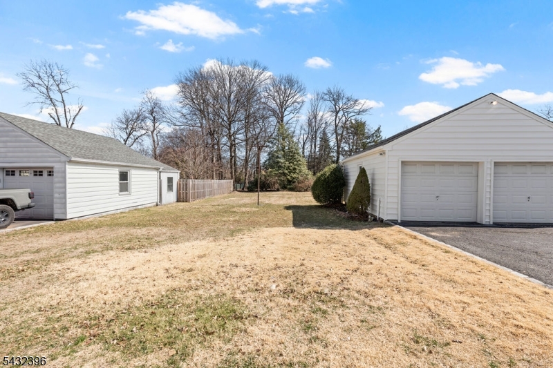 663 Mountain Avenue Springfield, NJ 07081 - Photo 11 of 18