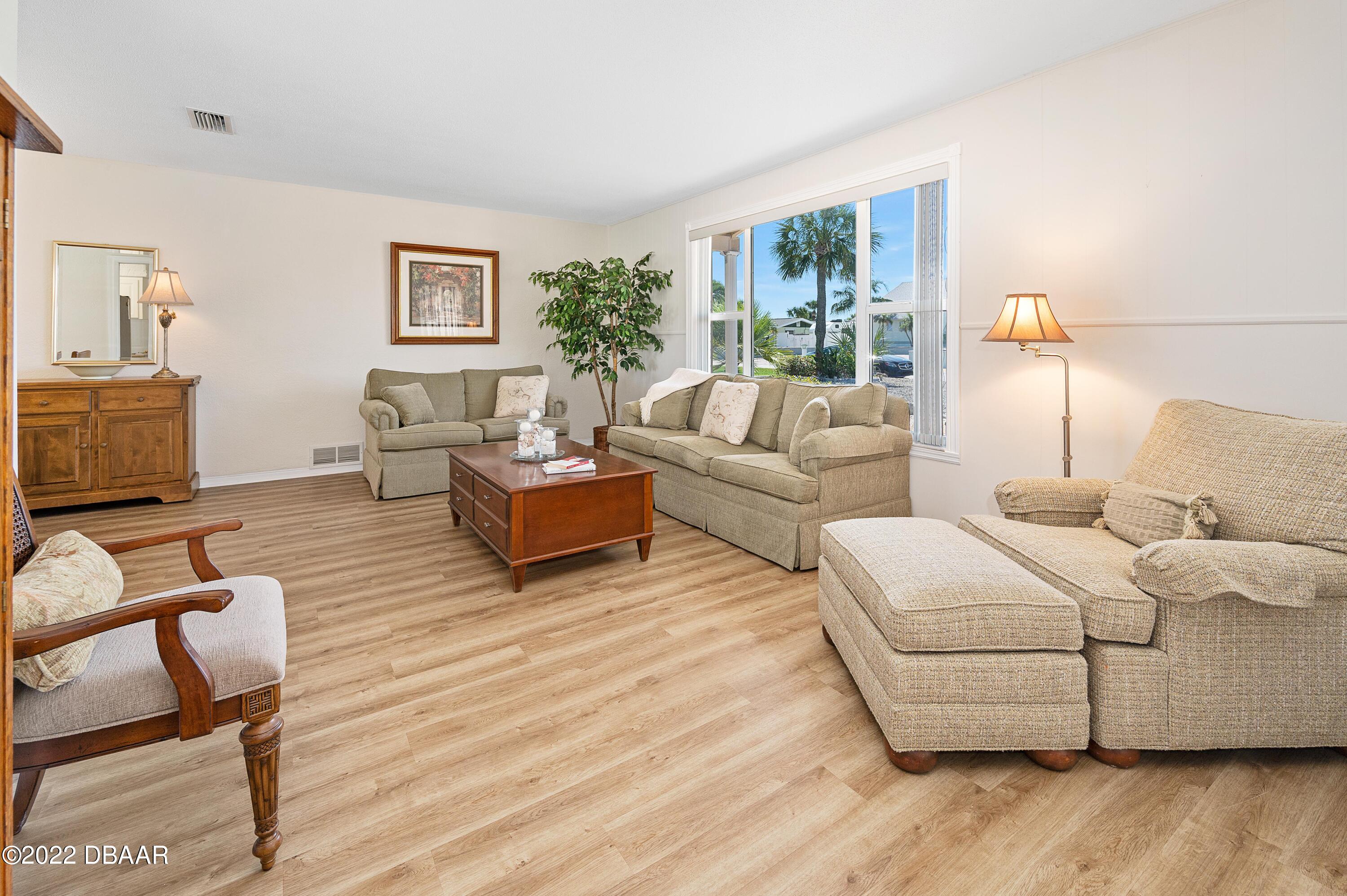 122 Carriage Ponce Inlet, FL 32127 - Photo 15 of 49 122 Old Carriage Rd-11