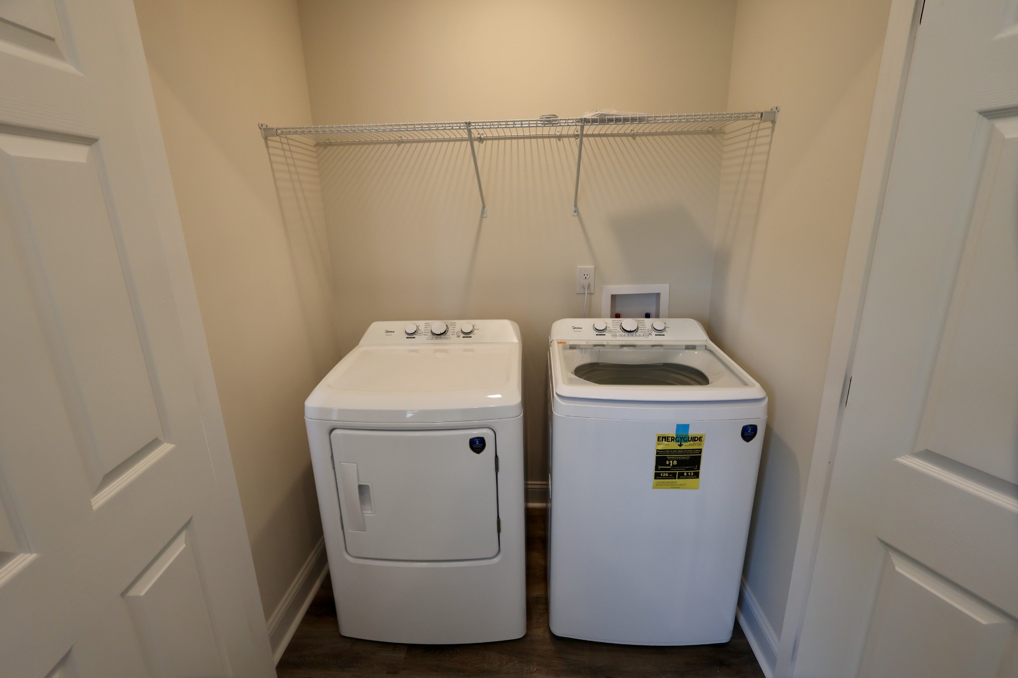 500 Peachers Mill Road, Unit B2 Clarksville, TN 37042 - Photo 14 of 33 a utility room with dryer and washer