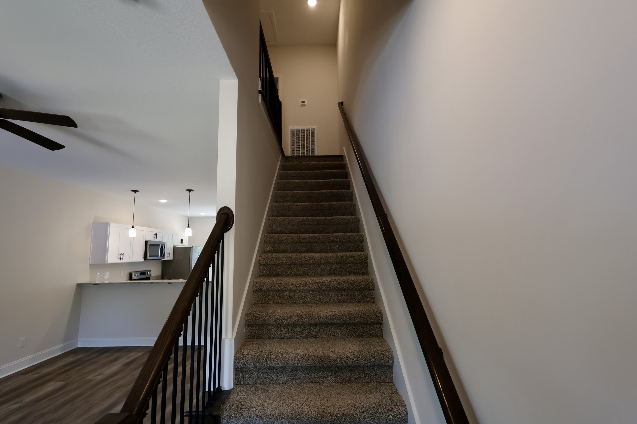 500 Peachers Mill Road, Unit B2 Clarksville, TN 37042 - Photo 17 of 33 a view of entryway and hall
