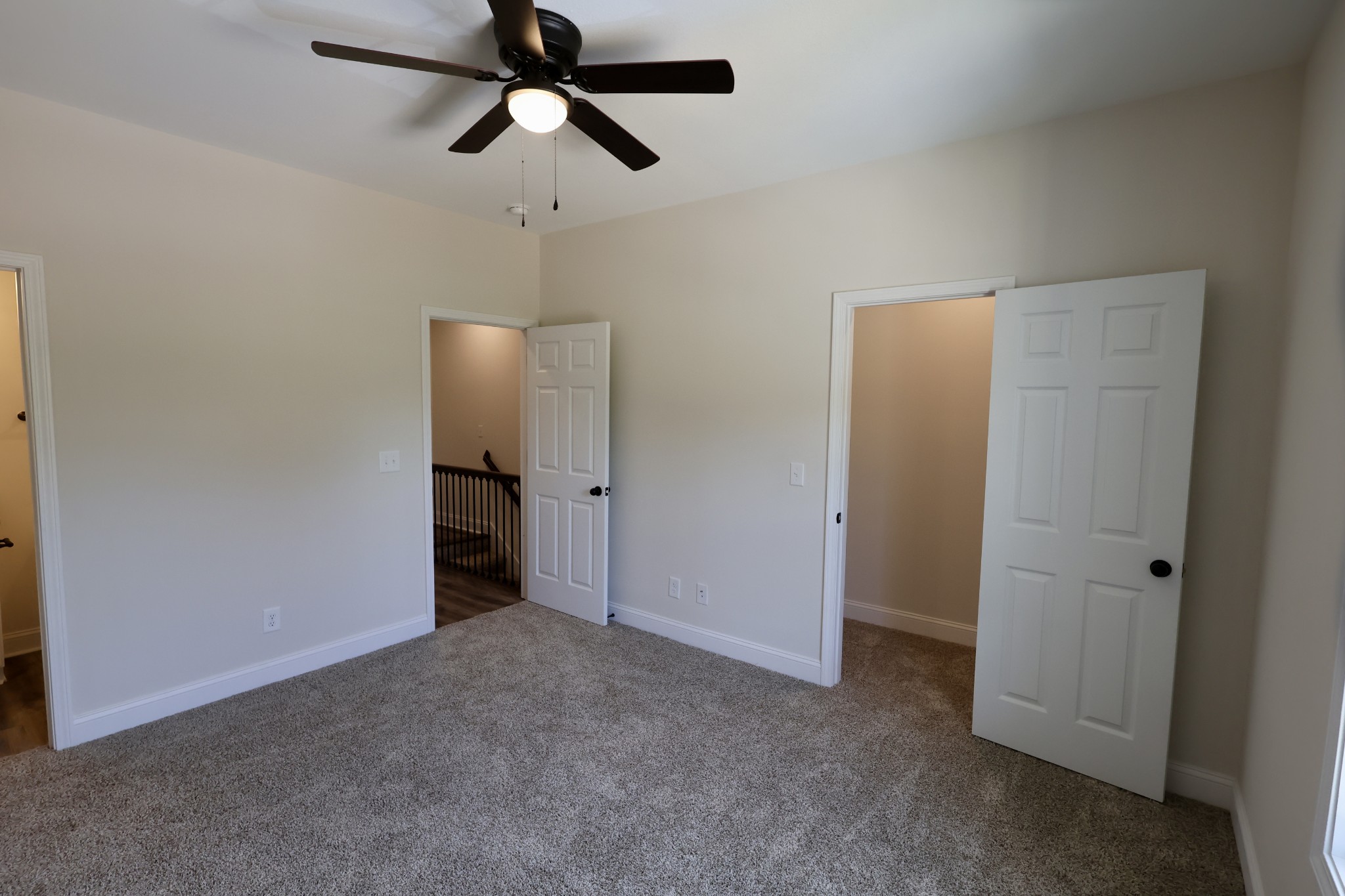 500 Peachers Mill Road, Unit B2 Clarksville, TN 37042 - Photo 25 of 33 a view of an empty room and closet area