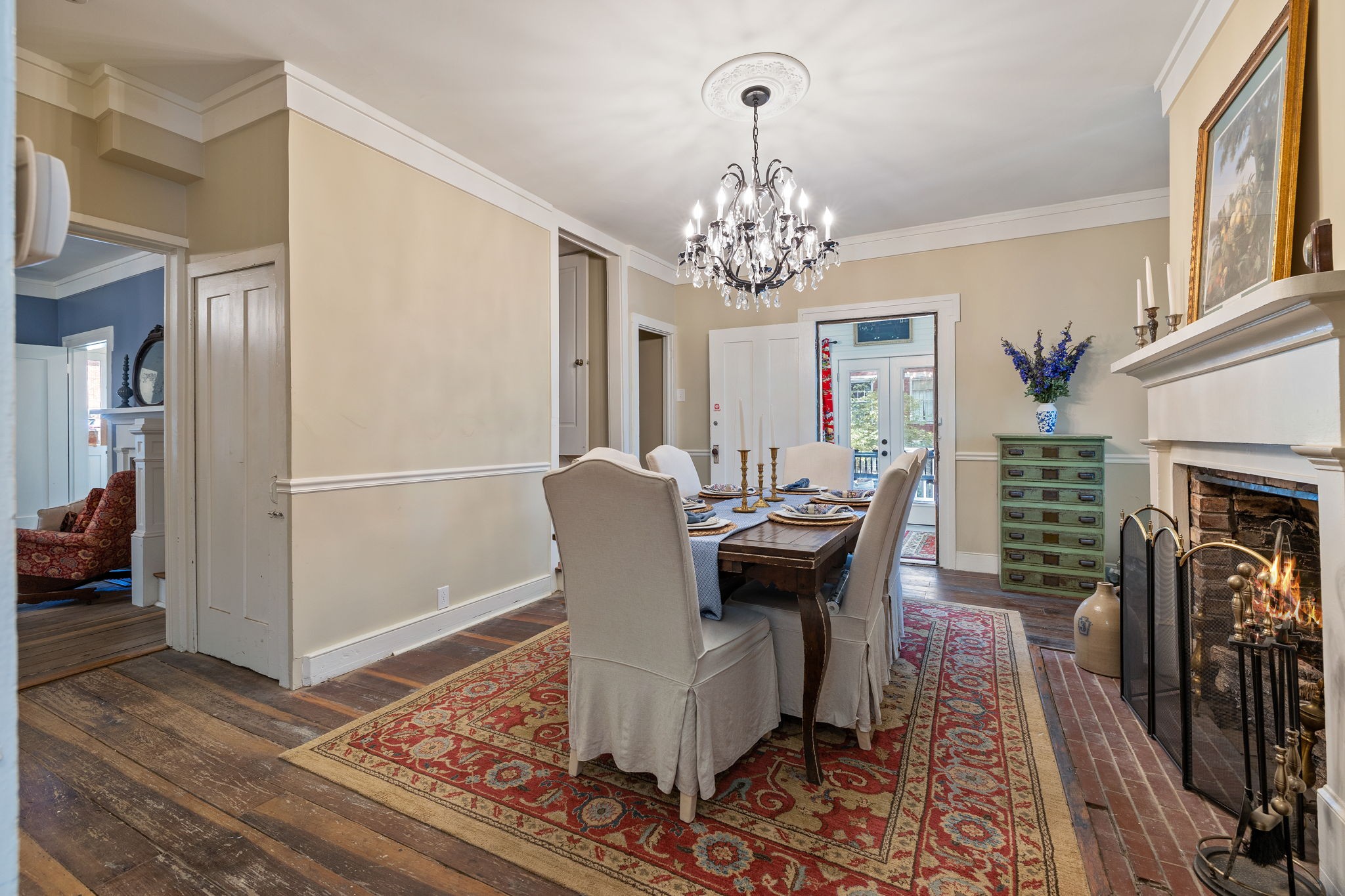 415 West 9th Street Columbia, TN 38401 - Photo 22 of 70 a view of a livingroom with furniture and chandelier