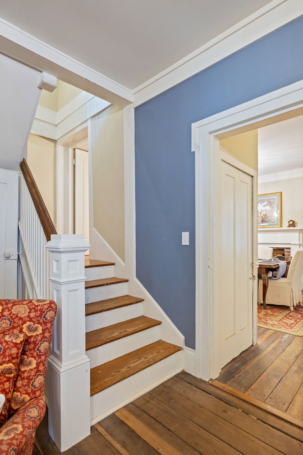 415 West 9th Street Columbia, TN 38401 - Photo 29 of 70 a view of entryway and hall with wooden floor
