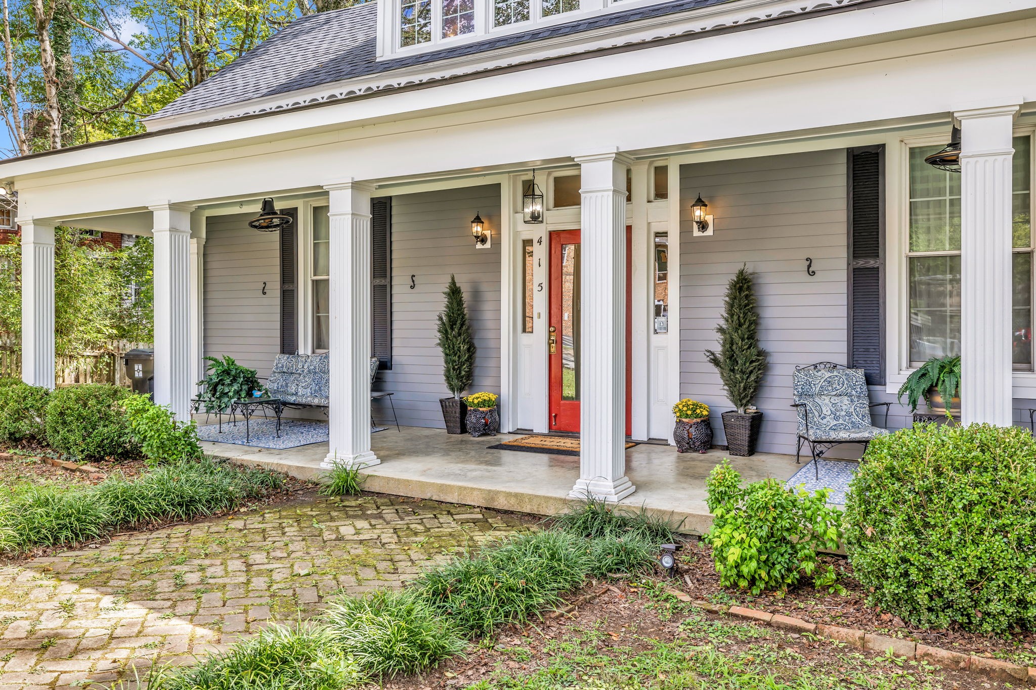 415 West 9th Street Columbia, TN 38401 - Photo 4 of 70 a front view of a house with a porch