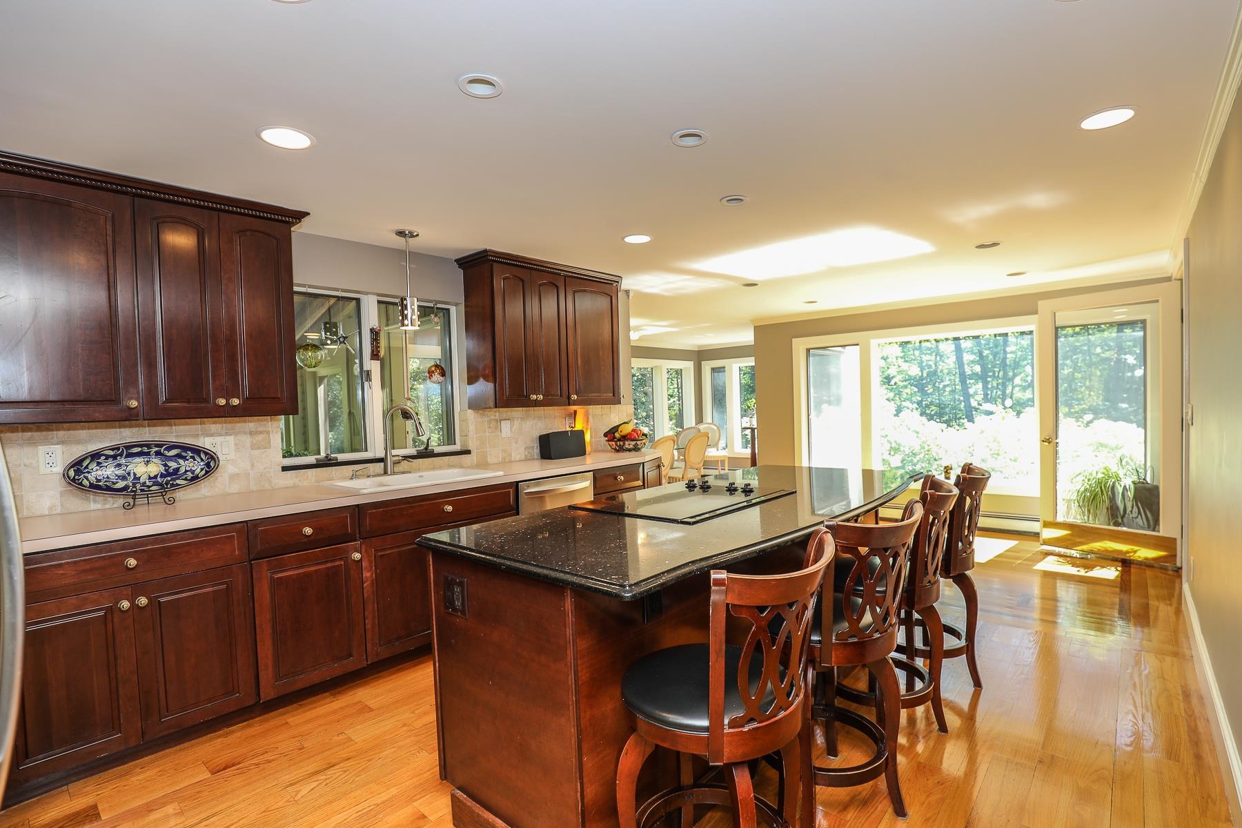 364 Chestnut Hill Road New Boston, NH 03070 - Photo 8 of 38