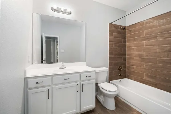 $1,700 | 5105 Southwind Street, Unit B, Houston, TX 77033