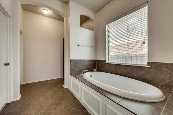 $2,195 | 914 Mangrove Drive, Fate, TX 75087