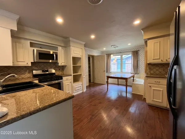 $1,800 | 3808 54th Street, Lubbock, TX 79413