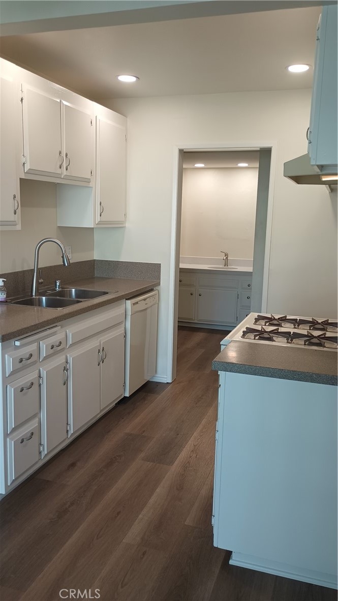 1360 West W Lambert Road, Unit 98 La Habra, CA 90631 - Photo 3 of 11 Kitchen