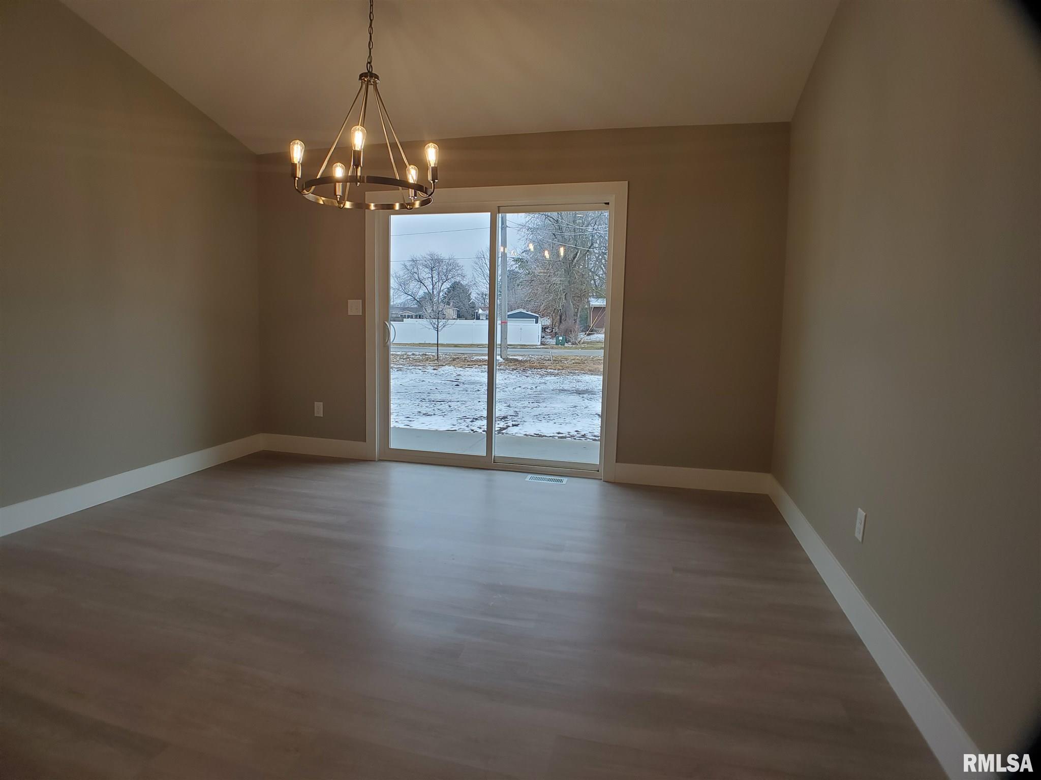 310 Waterwheel Drive Rochester, IL 62563 - Photo 8 of 21