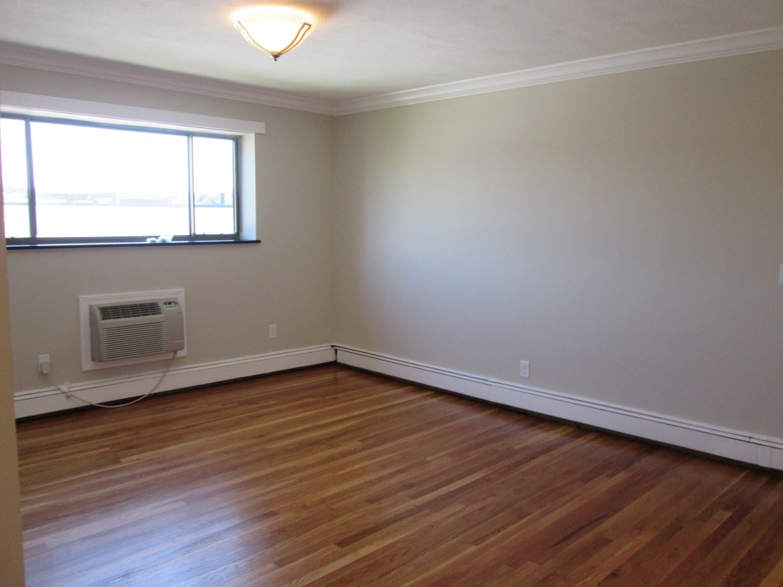 8 R Riverside Street, Unit 33 Watertown, MA 02472 - Photo 5 of 13 Gallery Image 5