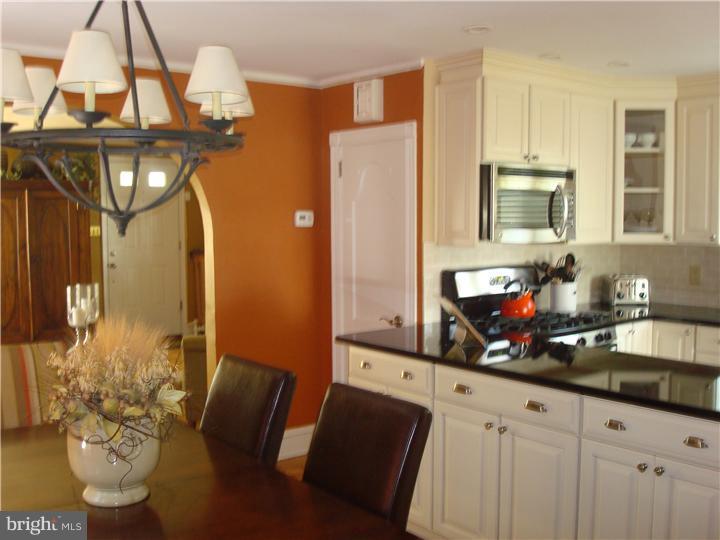 215 Rockglen Road Wynnewood, PA 19096 - Photo 12 of 25 Gallery Image 12