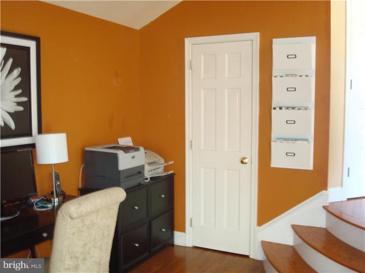 215 Rockglen Road Wynnewood, PA 19096 - Photo 15 of 25 Gallery Image 15