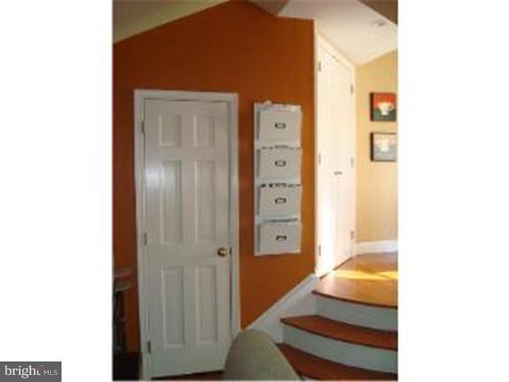 215 Rockglen Road Wynnewood, PA 19096 - Photo 16 of 25 Gallery Image 16