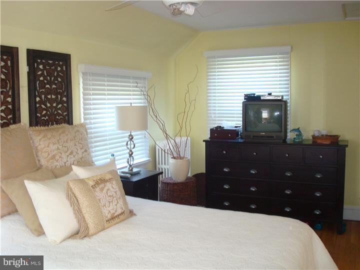 215 Rockglen Road Wynnewood, PA 19096 - Photo 18 of 25 Gallery Image 18