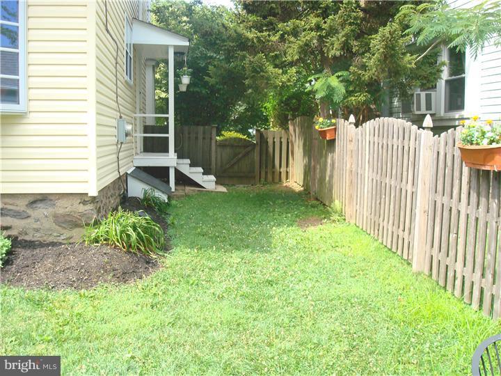 215 Rockglen Road Wynnewood, PA 19096 - Photo 4 of 25 Gallery Image 4