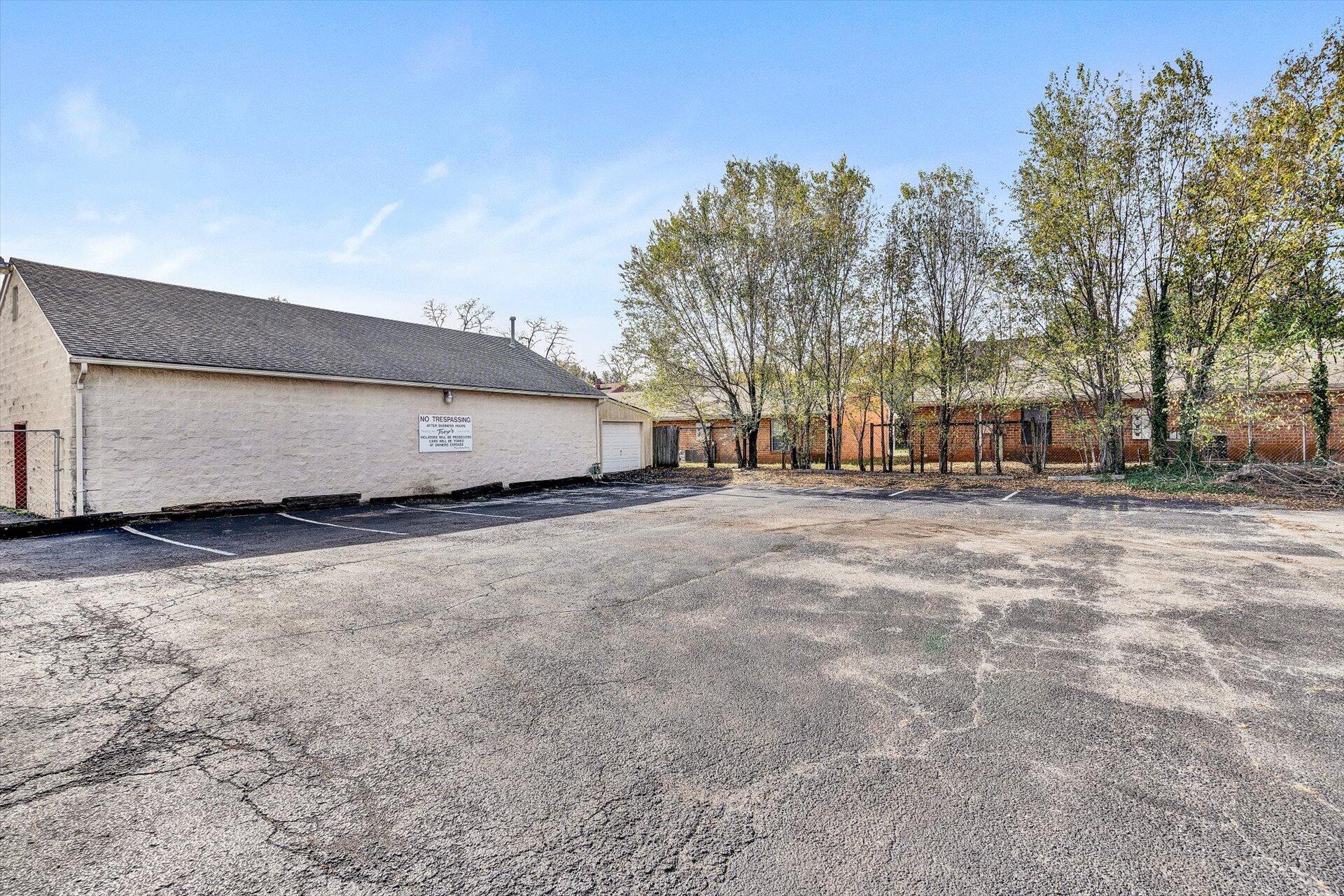 3810 Williamson Road Roanoke, VA 24012 - Photo 4 of 17 40-111420220012