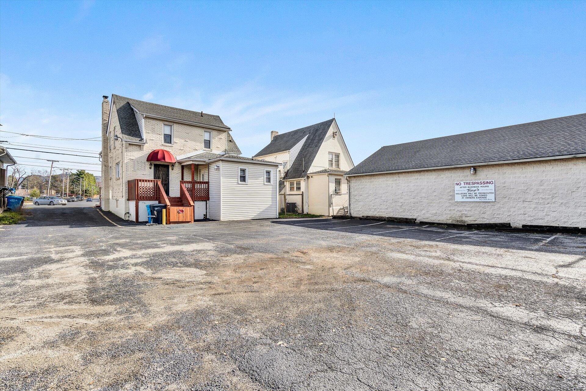 3810 Williamson Road Roanoke, VA 24012 - Photo 5 of 17 41-111420220014