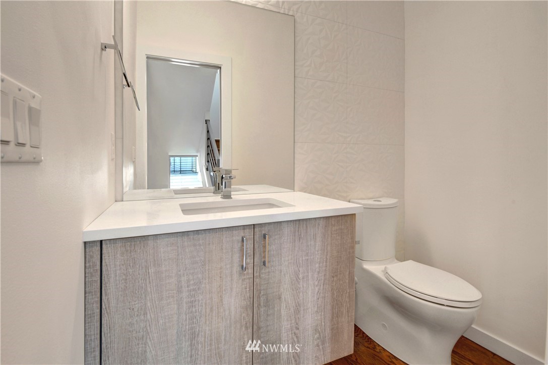 4323 Whitman Avenue North, Unit B Seattle, WA 98103 - Photo 13 of 18