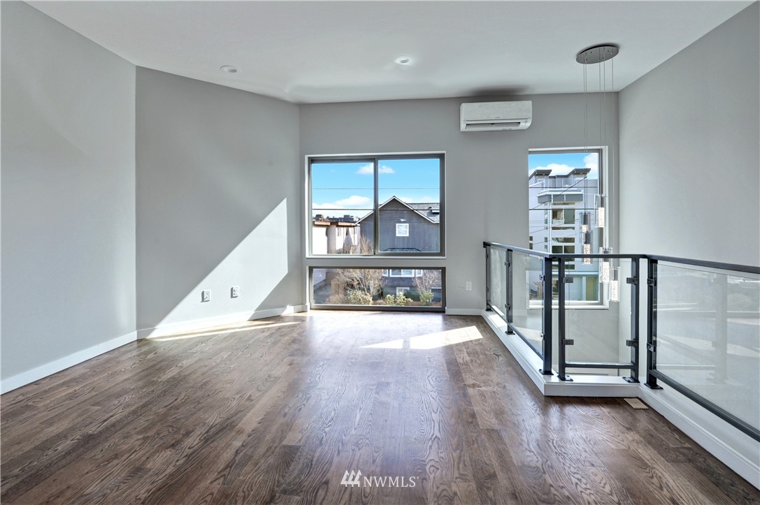 4323 Whitman Avenue North, Unit B Seattle, WA 98103 - Photo 9 of 18