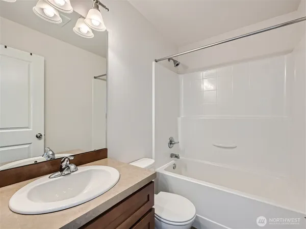 $3,199 | 3325 30th Drive, Everett, WA 98201