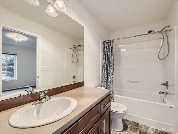 $3,199 | 3325 30th Drive, Everett, WA 98201