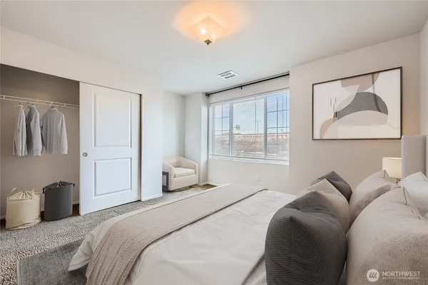 $3,199 | 3325 30th Drive, Everett, WA 98201