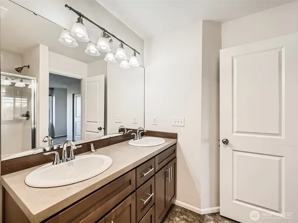 $3,199 | 3325 30th Drive, Everett, WA 98201