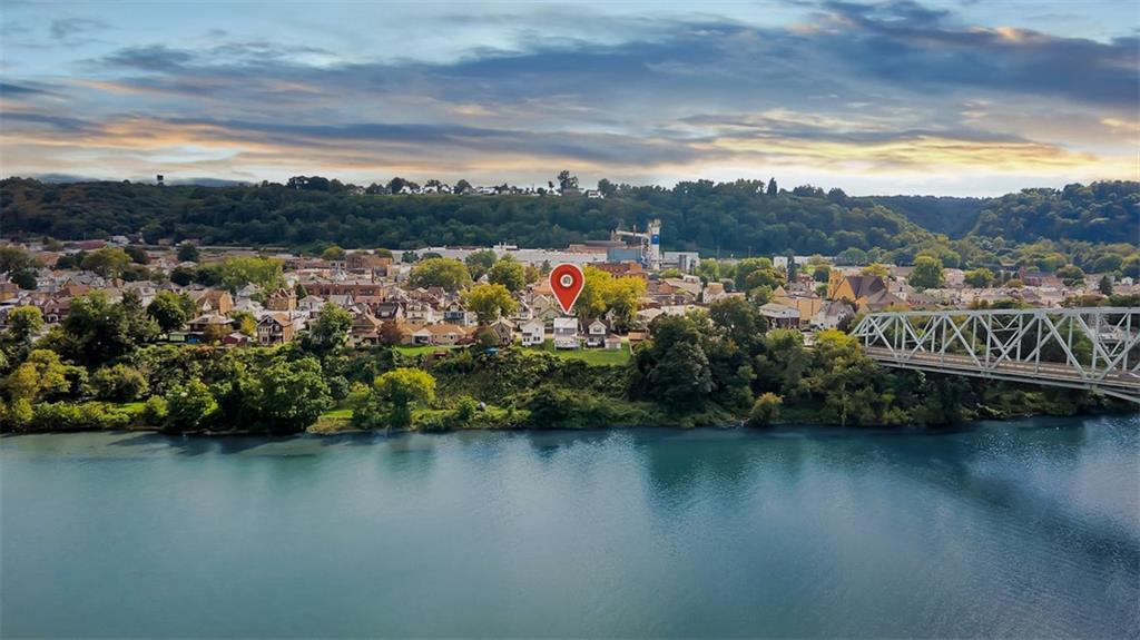 919 Atlantic Avenue Monaca, PA 15061 - Photo 4 of 25 a view of a city