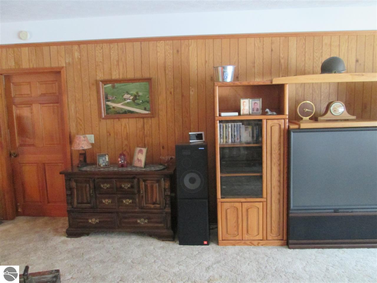 9587 Innis Road Northeast Alden, MI 49612 - Photo 12 of 67 1801536-11.JPG