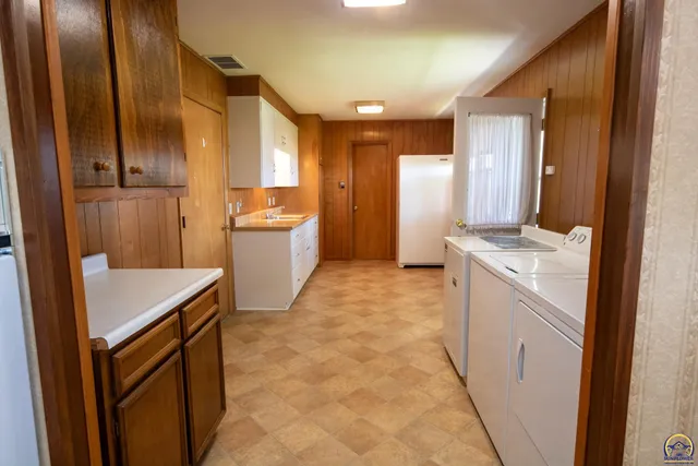 $325,000 | 2209 Highway 54, Piqua, KS 66761