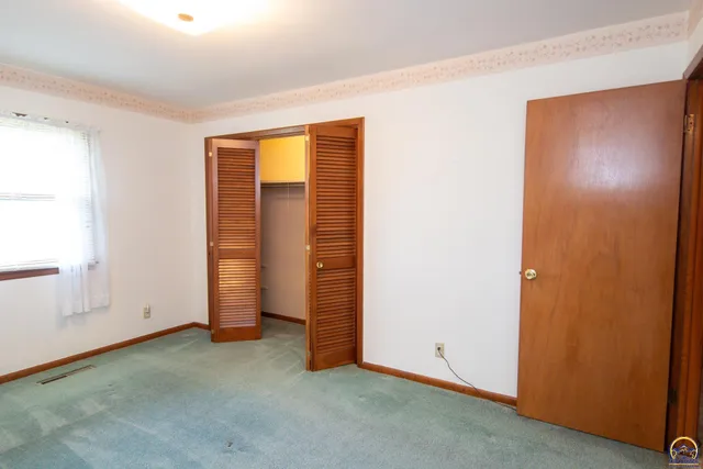 $325,000 | 2209 Highway 54, Piqua, KS 66761