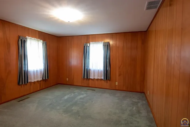 $325,000 | 2209 Highway 54, Piqua, KS 66761