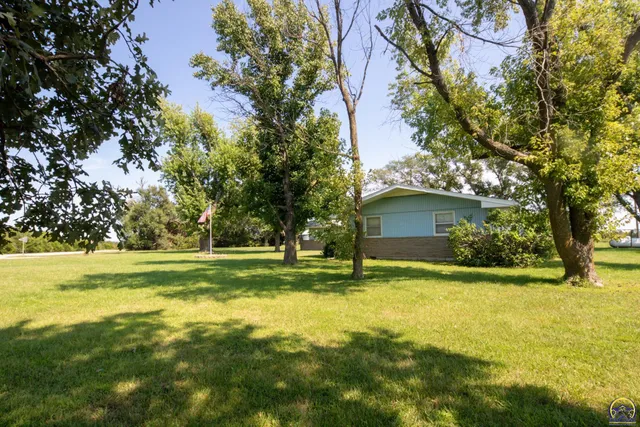 $325,000 | 2209 Highway 54, Piqua, KS 66761
