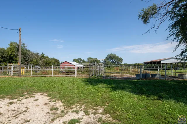 $325,000 | 2209 Highway 54, Piqua, KS 66761
