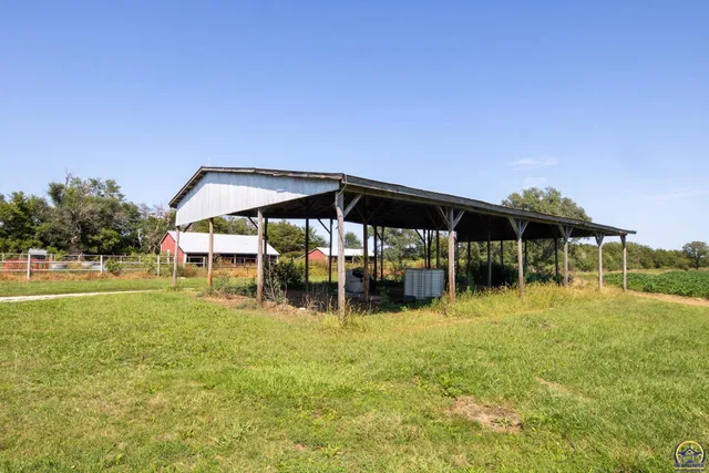 $325,000 | 2209 Highway 54, Piqua, KS 66761