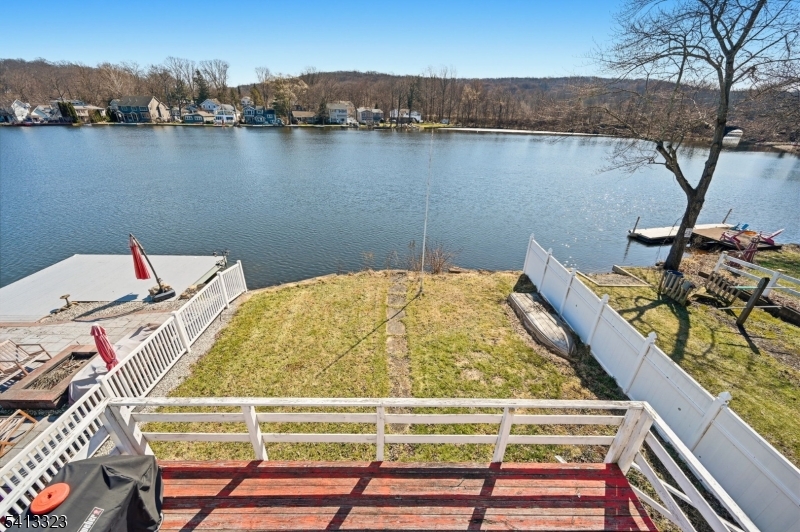 104 West Shore Road Denville, NJ 07834 - Photo 5 of 32