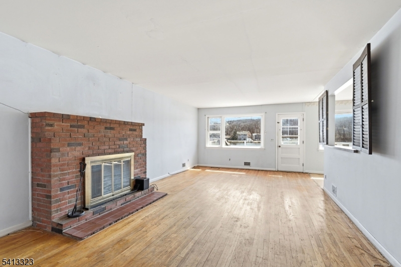 104 West Shore Road Denville, NJ 07834 - Photo 9 of 32