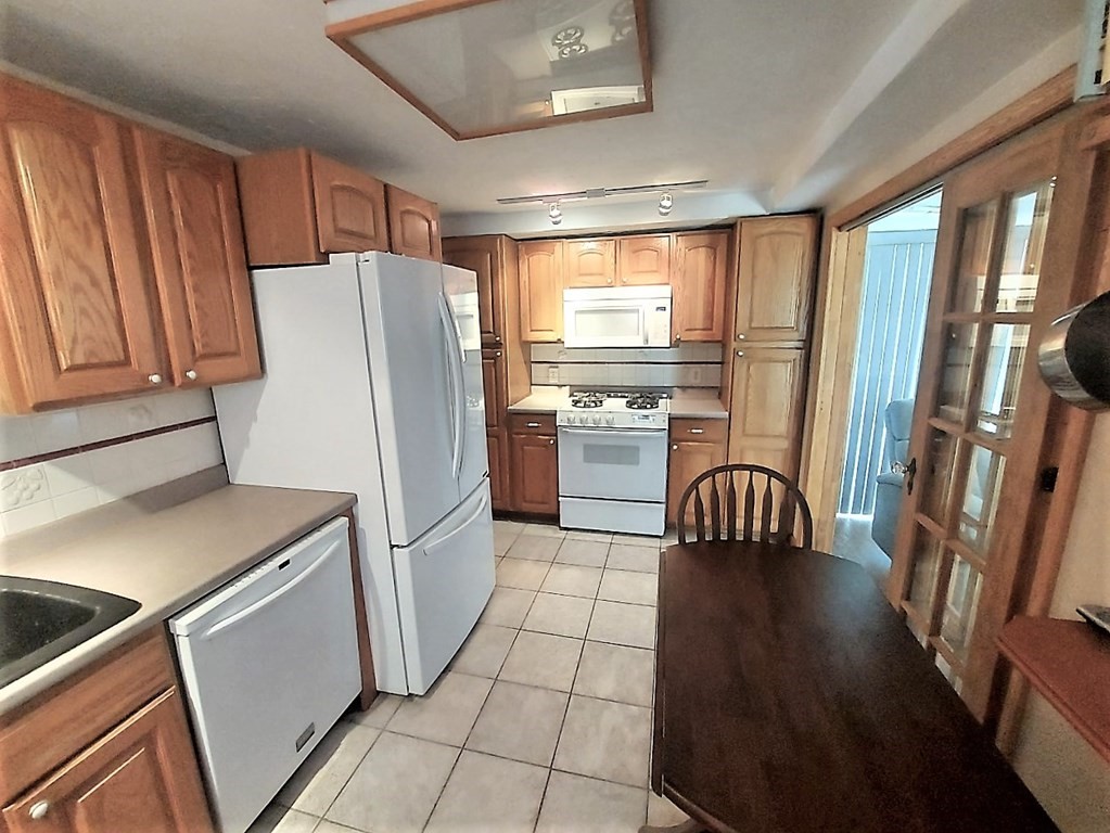 25 Heroult Road Worcester, MA 01606 - Photo 6 of 20