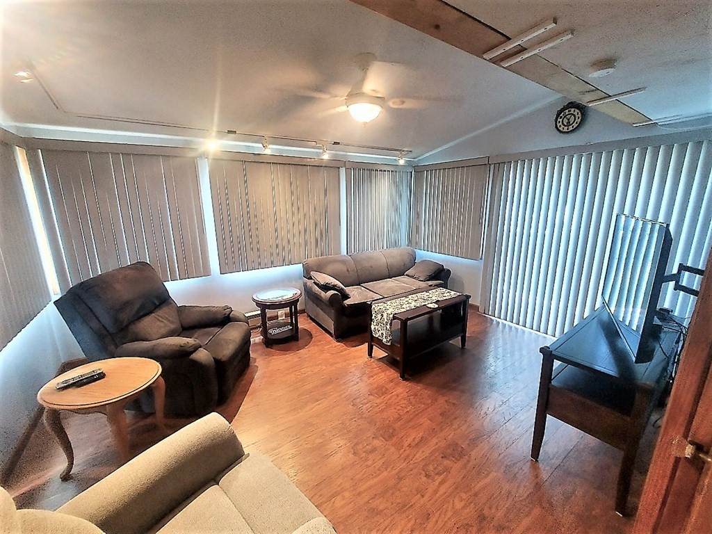 25 Heroult Road Worcester, MA 01606 - Photo 9 of 20