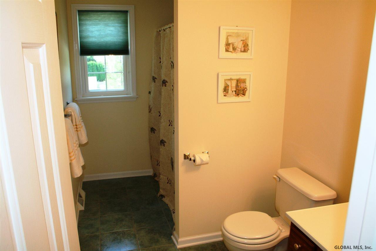 7 Montery Road Schenectady, NY 12303 - Photo 18 of 22 Photo 19