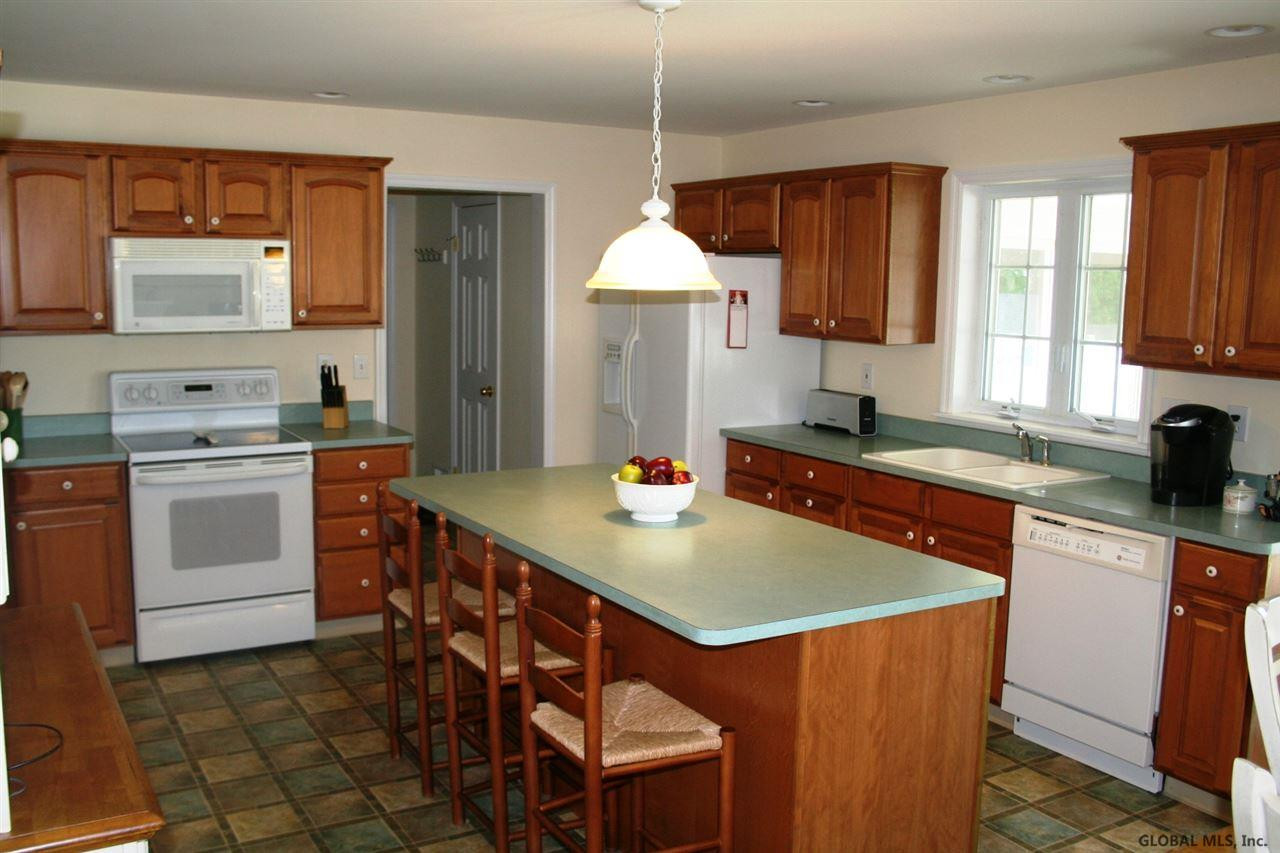 7 Montery Road Schenectady, NY 12303 - Photo 5 of 22 Photo 5