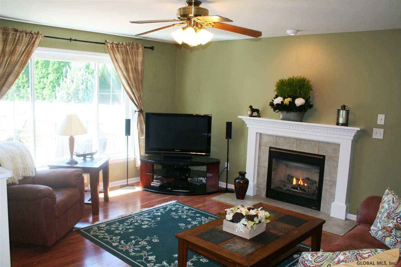 7 Montery Road Schenectady, NY 12303 - Photo 10 of 22 Photo 10