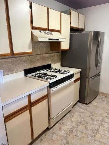 $2,550 | 420 Stratford Place, Bridgewater, NJ 08805