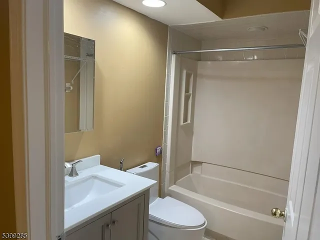 $2,550 | 420 Stratford Place, Bridgewater, NJ 08805