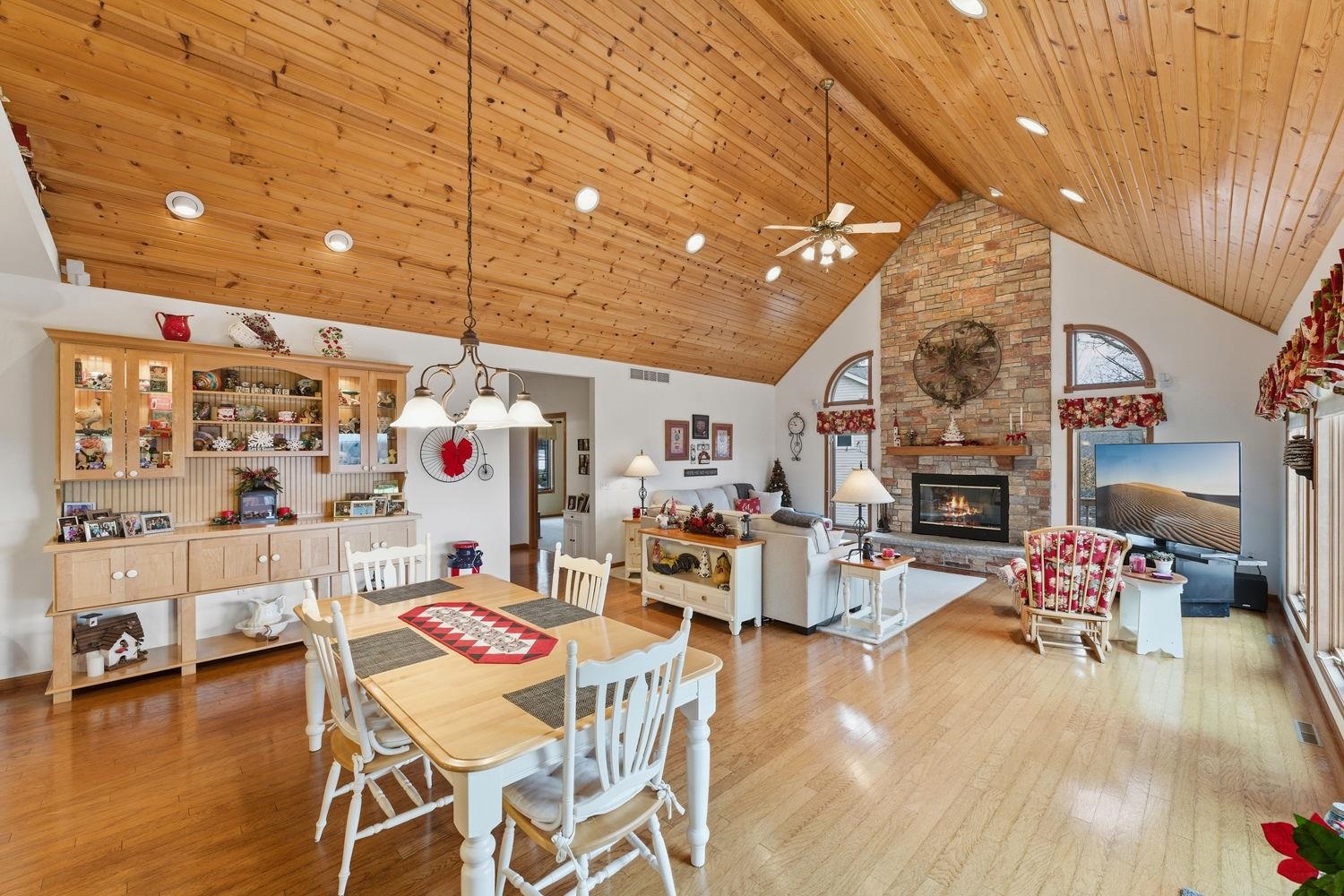 E9291 Pebblebeach Drive Wisconsin Dells, WI 53965 - Photo 4 of 74