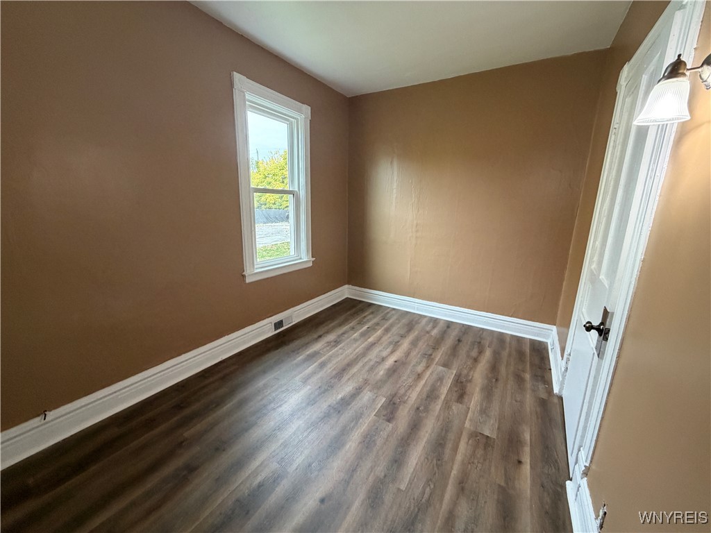 21 Abbottsford Place Buffalo, NY 14213 - Photo 13 of 20