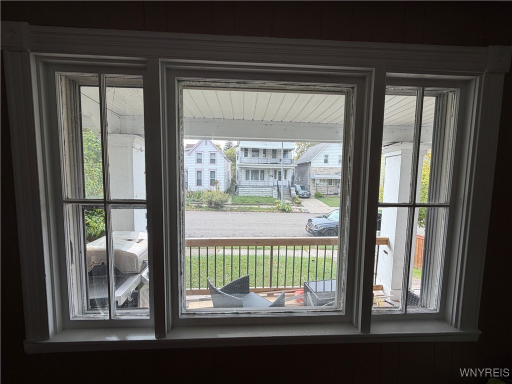 21 Abbottsford Place Buffalo, NY 14213 - Photo 5 of 20